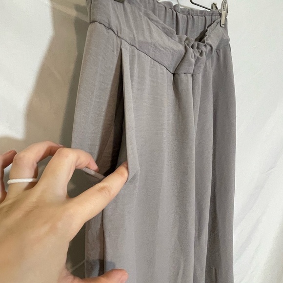Classic Minimalist Workwear Coastal Hilary Radley Gray Wide Leg Pants - Picture 2 of 6